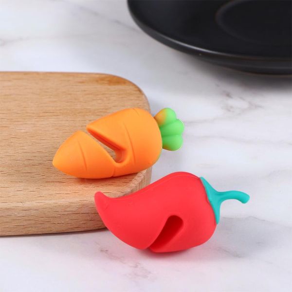 mats & pads splash-proof pot lid holder silicone heat-resistant overflow-proof plug lifter creative and durable special kitchen tool
mats & pads splash-proof pot lid holder silicone heat-resistant overflow-proof plug lifter creative and durable special kitchen tool