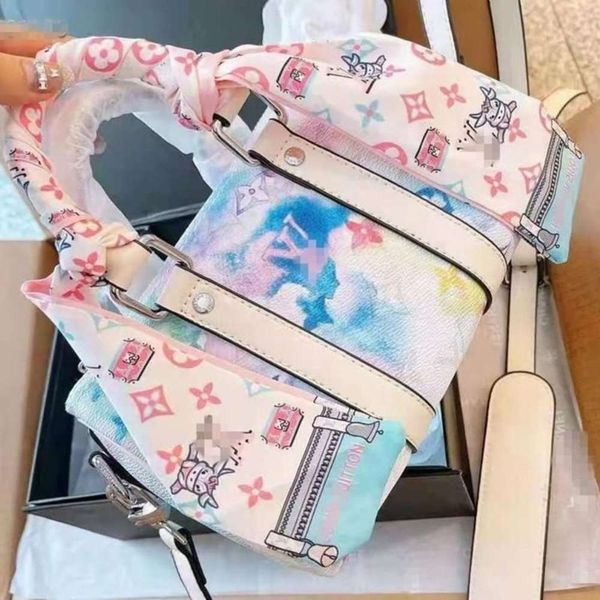 designer dinner bagluxury bags new style gradient pillow bag and handbag in early summer of 21
designer dinner bagluxury bags new style gradient pillow bag and handbag in early summer of 21