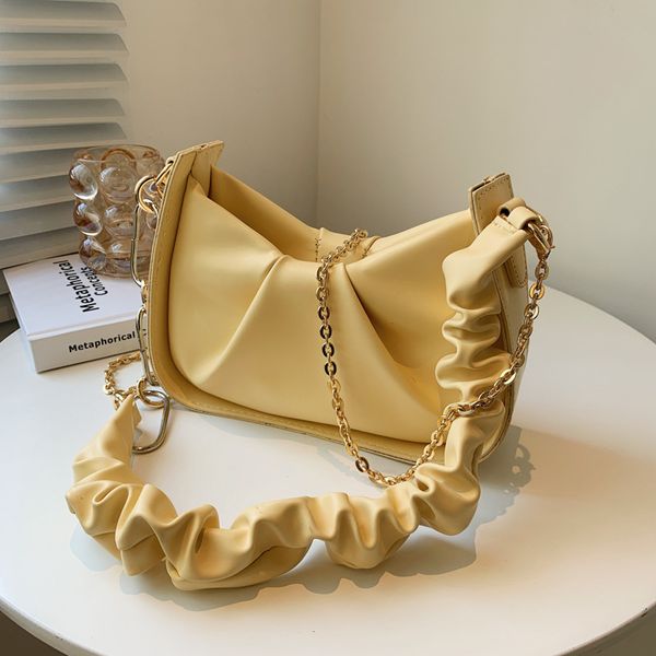 new soft leather texture single shoulder trend acrylic chain messenger bag fashion wrinkled cloud bag
new soft leather texture single shoulder trend acrylic chain messenger bag fashion wrinkled cloud bag