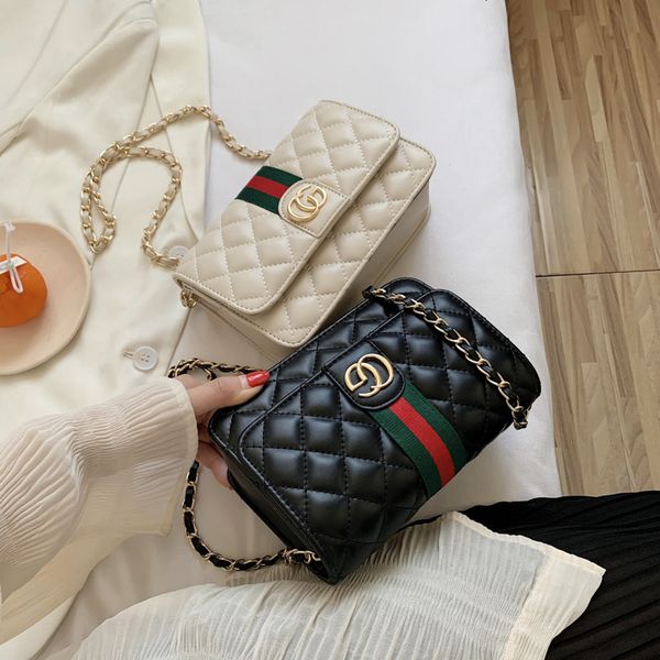 pu texture messenger autumn 2021 chain korean style women's one shoulder small square bag
pu texture messenger autumn 2021 chain korean style women's one shoulder small square bag