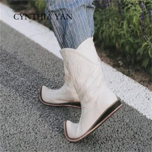 boots 2021 autumn winter ankle short retro embroidered leather pointed toe low heel rivet fashion medium botas mujer, Black
boots 2021 autumn winter ankle short retro embroidered leather pointed toe low heel rivet fashion medium botas mujer, Black