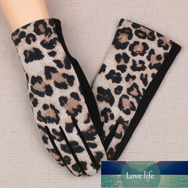 women' winter fashion leopard gloves thin cashmere warm full finger touch screen gloves female wool warm driving gloves k11 factory pr, Blue;gray
women' winter fashion leopard gloves thin cashmere warm full finger touch screen gloves female wool warm driving gloves k11 factory pr, Blue;gray