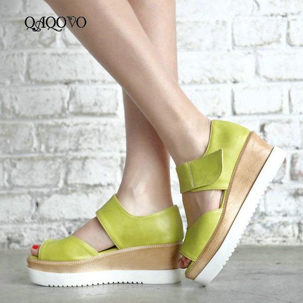dress shoes women platform wedges high heel sandals fashion hook loop open toe 2021 summer big size, Black
dress shoes women platform wedges high heel sandals fashion hook loop open toe 2021 summer big size, Black