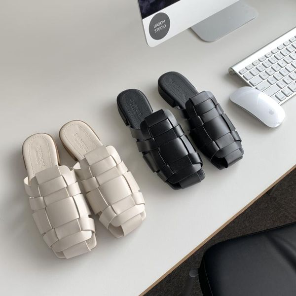slippers shoes woman 2021 casual female mule cover toe low pantofle luxury mules flat rubber fretwork hoof heels pu fashion, Black
slippers shoes woman 2021 casual female mule cover toe low pantofle luxury mules flat rubber fretwork hoof heels pu fashion, Black