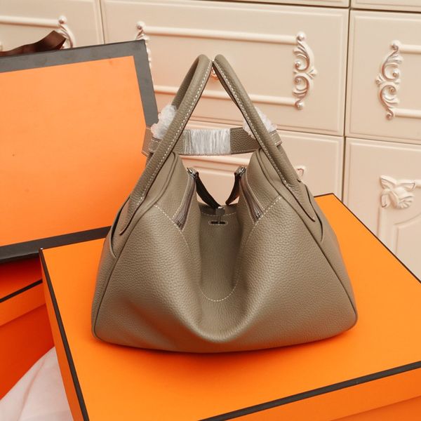 design handbag bolso gran capacidad mujer nuevo fondo 2021 otoo e invierno recreativo, de cuero, para hombro
design handbag bolso gran capacidad mujer nuevo fondo 2021 otoo e invierno recreativo, de cuero, para hombro