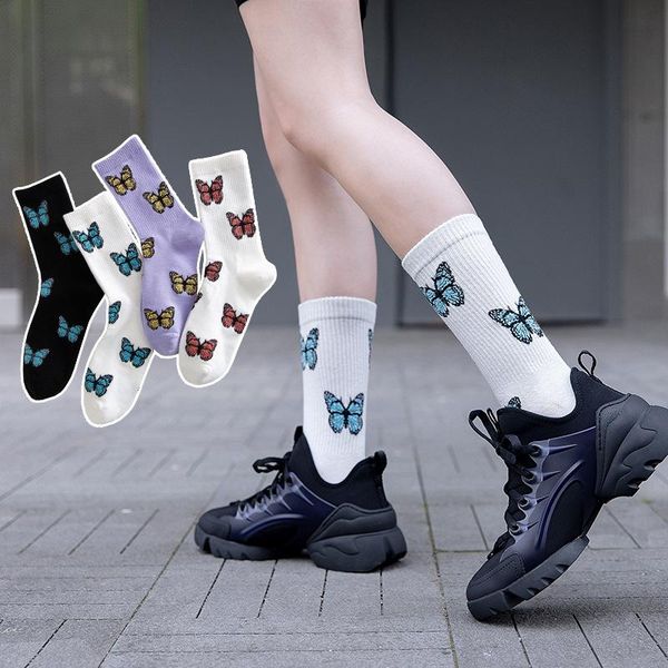 3pairs/lot cartoon butterfly pattern socks women korean modis cute medium cotton skarpetki damskie 2021 autumn arrival & hosiery, Black;white
3pairs/lot cartoon butterfly pattern socks women korean modis cute medium cotton skarpetki damskie 2021 autumn arrival & hosiery, Black;white