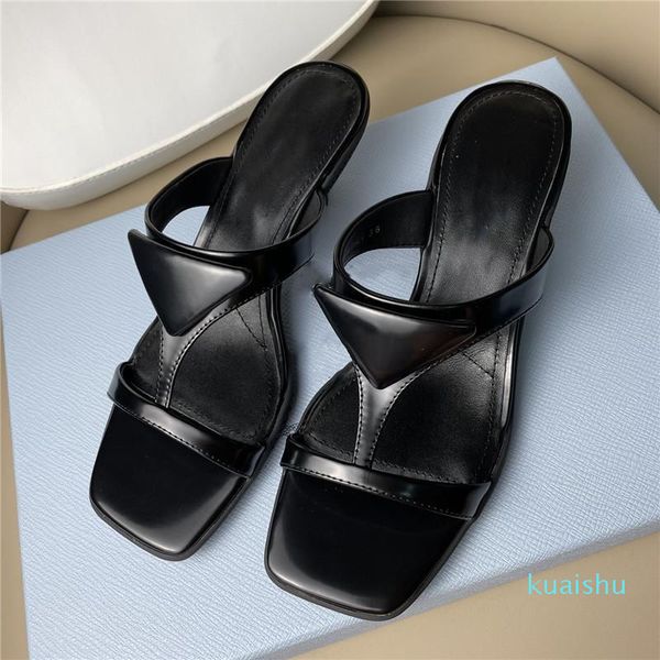 spring/summer cat-heeled slipper luxury brand designer square toe lady casual slippers with low heels with size 35-40, Black
spring/summer cat-heeled slipper luxury brand designer square toe lady casual slippers with low heels with size 35-40, Black