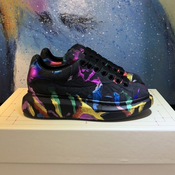 23ss luxury man shoes fashion genuine leather woman sneakers glimmer lace up flat large sneaker platform designer shoe walking running color
23ss luxury man shoes fashion genuine leather woman sneakers glimmer lace up flat large sneaker platform designer shoe walking running color