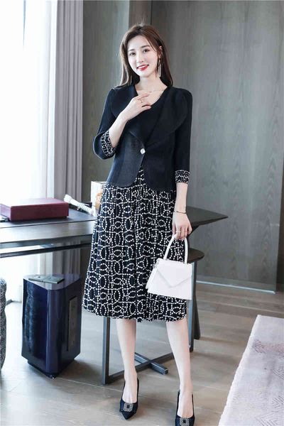 spring in french carved blazer as female korea stylish chiffon dress, Black;gray
spring in french carved blazer as female korea stylish chiffon dress, Black;gray
