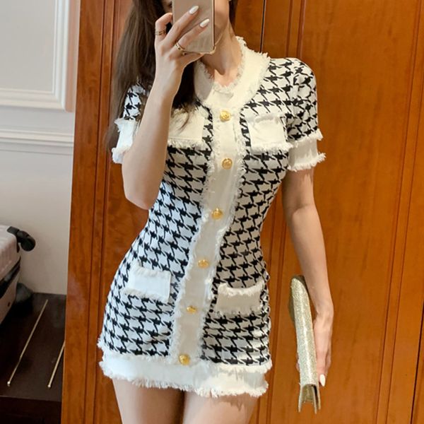 casual dresses korean elegant runway designer houndstooth knitted women vintage short sleeve single breasted tassels sweater robe, Black;gray
casual dresses korean elegant runway designer houndstooth knitted women vintage short sleeve single breasted tassels sweater robe, Black;gray
