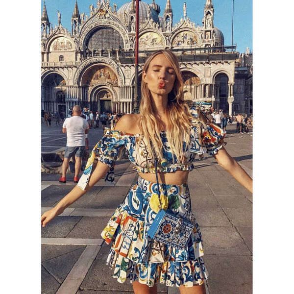 est fashion designer runway suit set women's crop camis gorgeous floral cascading ruffle skirt 210526, White
est fashion designer runway suit set women's crop camis gorgeous floral cascading ruffle skirt 210526, White