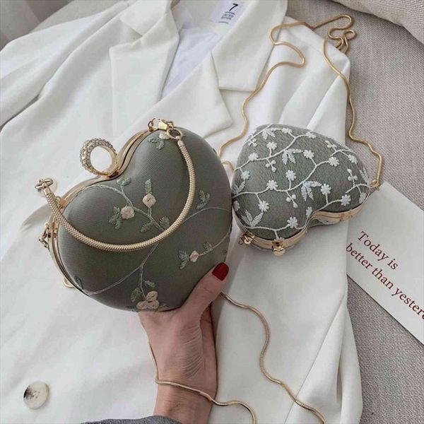 embroidery flowers design women heart evening bag clutch gold chain shoulder girls handbags purses for ladies party
embroidery flowers design women heart evening bag clutch gold chain shoulder girls handbags purses for ladies party