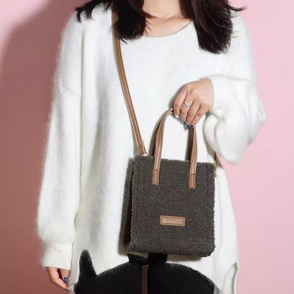 evening bags fashion solid lambswool crossbody bag women designer luxury faux fur shoulder fluffy plush small tote winter purses handbags
evening bags fashion solid lambswool crossbody bag women designer luxury faux fur shoulder fluffy plush small tote winter purses handbags
