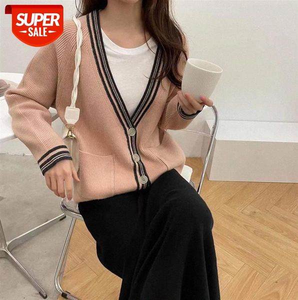 li zhiqi color matching knit small cardigan women's long-sleeved korean fashion round neck sweater coat 110441 #xb05, Black;gray
li zhiqi color matching knit small cardigan women's long-sleeved korean fashion round neck sweater coat 110441 #xb05, Black;gray
