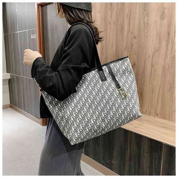 classic bag women design new fashion single shoulder bag women ins fashion versatile simple high-capacity tote bag handbags
classic bag women design new fashion single shoulder bag women ins fashion versatile simple high-capacity tote bag handbags