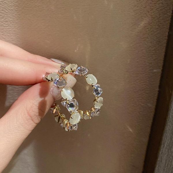 hoop & huggie 2021 korean elegant opal stone circle earrings for women girls fashion crystal c shaped boucle d'oreille gift jewelry, Golden;silver
hoop & huggie 2021 korean elegant opal stone circle earrings for women girls fashion crystal c shaped boucle d'oreille gift jewelry, Golden;silver