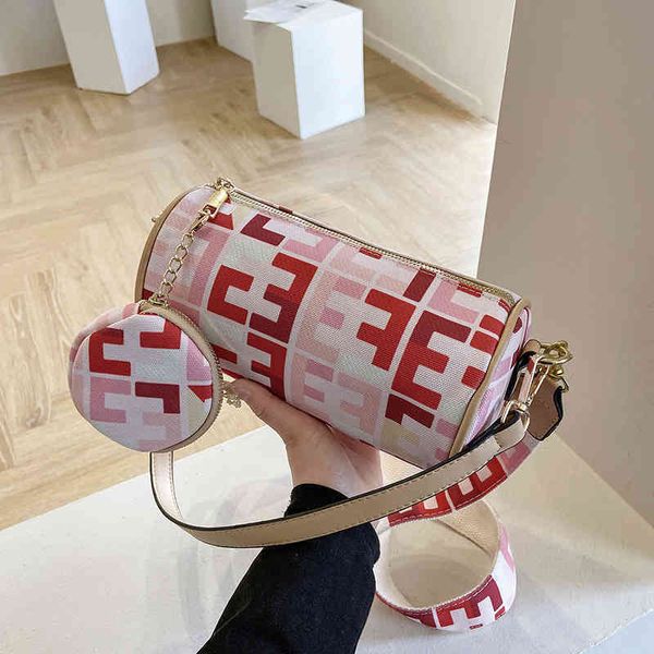 2022 new factory wholesale spring summer china red h-held club bag single shoulder messenger bag men's and women's bags versatile
2022 new factory wholesale spring summer china red h-held club bag single shoulder messenger bag men's and women's bags versatile