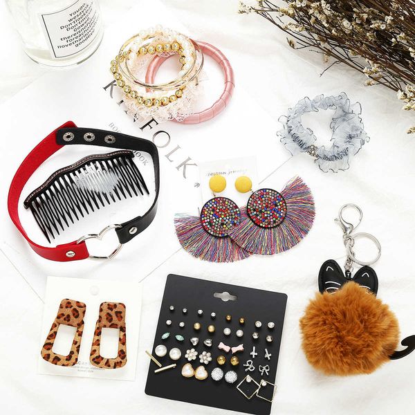 lucky bag style random hair, suitable for the night market, small department stores, supermarkets do not return or change, Red;blue
lucky bag style random hair, suitable for the night market, small department stores, supermarkets do not return or change, Red;blue