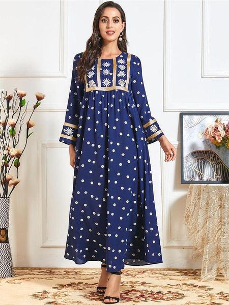 arabic dresses for women autumn 2021 elegant ethnic daisy embroidery golden ribbon patchwork long sleeve turkey clothes casual, Black;gray
arabic dresses for women autumn 2021 elegant ethnic daisy embroidery golden ribbon patchwork long sleeve turkey clothes casual, Black;gray