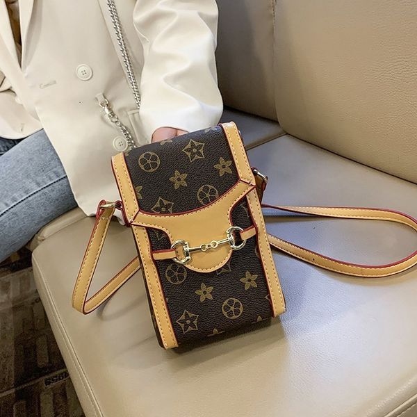2021 old flower mobile phone bag women's fashion korean version simple trend single shoulder bag messenger small fragrance
2021 old flower mobile phone bag women's fashion korean version simple trend single shoulder bag messenger small fragrance