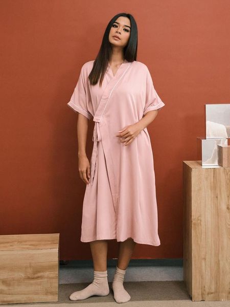 women's sleepwear summer woman kimono robe drop sleeve home clothes satin nightgowns peignoirs for women lace up mid-calf bathrobe fema, Black;red
women's sleepwear summer woman kimono robe drop sleeve home clothes satin nightgowns peignoirs for women lace up mid-calf bathrobe fema, Black;red