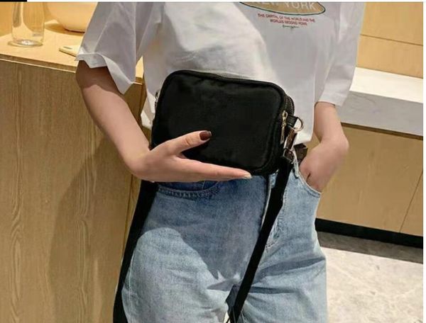 2021 spring and summer new women 's shoulder crossbody bag nylon cloth fashion all -match small square bag, Red;black
2021 spring and summer new women 's shoulder crossbody bag nylon cloth fashion all -match small square bag, Red;black