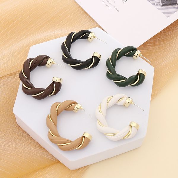 factory wholesale jewelry multicolor pu female personality fashion creative c-shaped ins earrings e317 party gift
factory wholesale jewelry multicolor pu female personality fashion creative c-shaped ins earrings e317 party gift