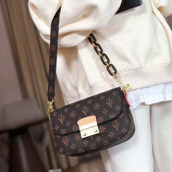 evening bags pvc women flaps 2021 fashion all match retro geometric prints messenger bag ladies designer purses sac de luxe femme marque
evening bags pvc women flaps 2021 fashion all match retro geometric prints messenger bag ladies designer purses sac de luxe femme marque