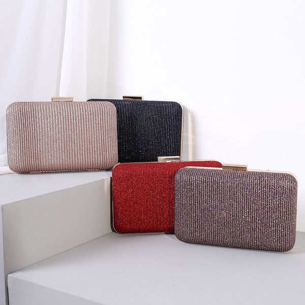 evening bag 2021 dinner women's fashion versatile pleated lady's hand slanting across the chain small square
evening bag 2021 dinner women's fashion versatile pleated lady's hand slanting across the chain small square