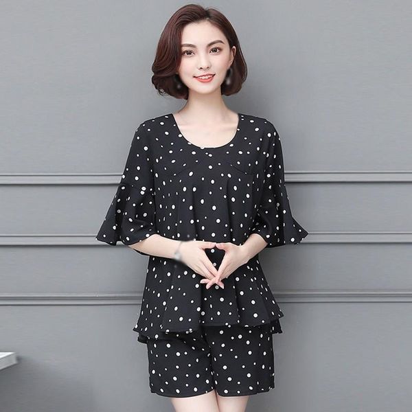 fashion casual women set chiffon t-shirt dot floral shorts suit two piece dress, White
fashion casual women set chiffon t-shirt dot floral shorts suit two piece dress, White