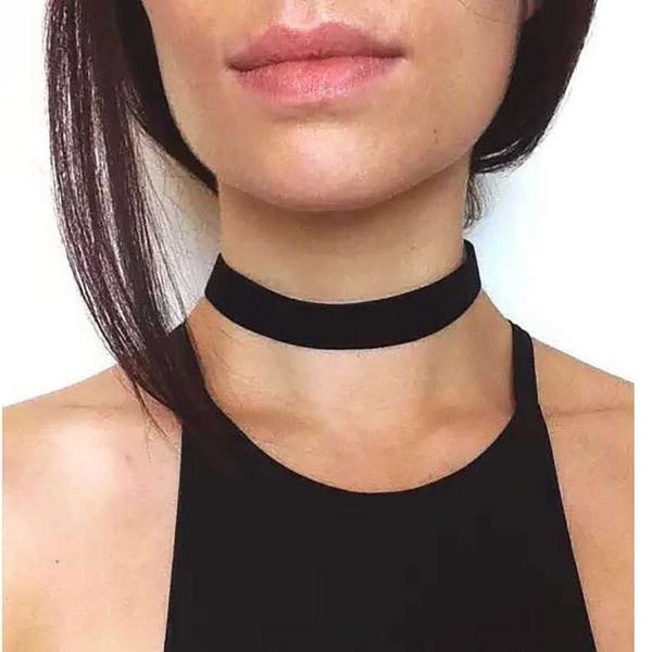 wind hand hollowed out lace flower neck chain short clavicle necklace short versatile clavicle chain, Silver
wind hand hollowed out lace flower neck chain short clavicle necklace short versatile clavicle chain, Silver