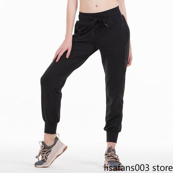 yoga outfit naked-feel fabric workout sport joggers women waist drawstring fitness running sweat pants with two side pocket style
yoga outfit naked-feel fabric workout sport joggers women waist drawstring fitness running sweat pants with two side pocket style