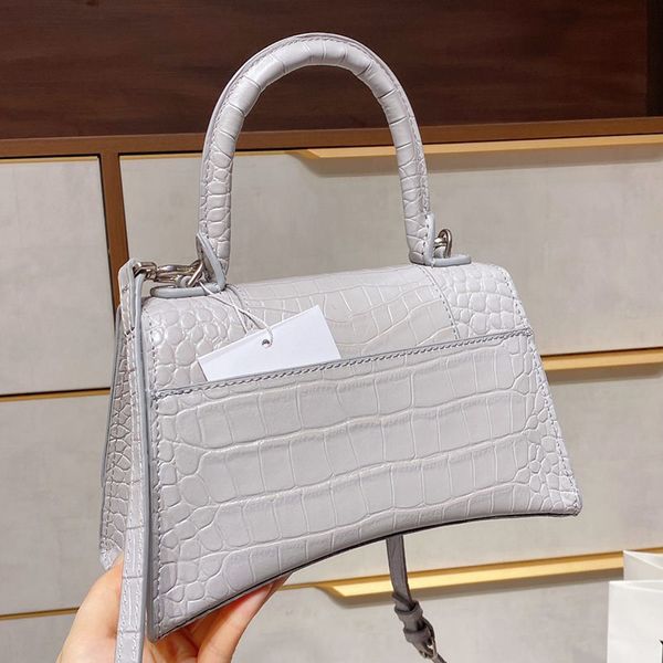 semilunar handbag metal b letter crossbody cowhide leather detachable shoulder strap tote bag wallet
semilunar handbag metal b letter crossbody cowhide leather detachable shoulder strap tote bag wallet
