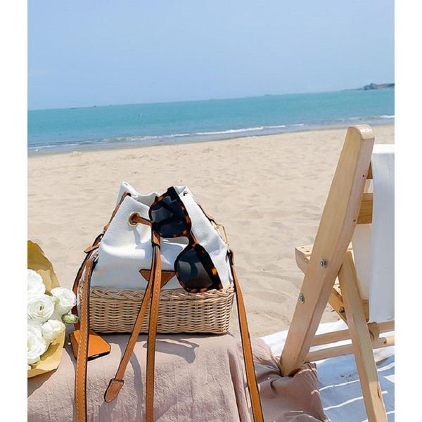 waist bags rattan woven canvas splice hand-held large capacity handbag bucket bag lady leather shoulder strap
waist bags rattan woven canvas splice hand-held large capacity handbag bucket bag lady leather shoulder strap