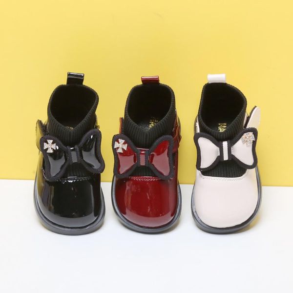 first walkers autumn winter fashion patent leather baby girls boots princess single shoes solid color short flat
first walkers autumn winter fashion patent leather baby girls boots princess single shoes solid color short flat