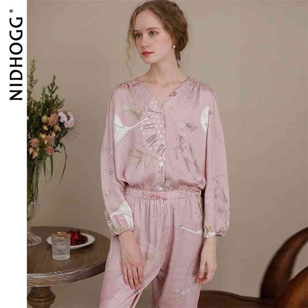 women's satin clock printing pajamas autumn long sleeve pants sleepwear v-neck casual pijama mujer viscose two piece lounge wear 210330, Black;red
women's satin clock printing pajamas autumn long sleeve pants sleepwear v-neck casual pijama mujer viscose two piece lounge wear 210330, Black;red