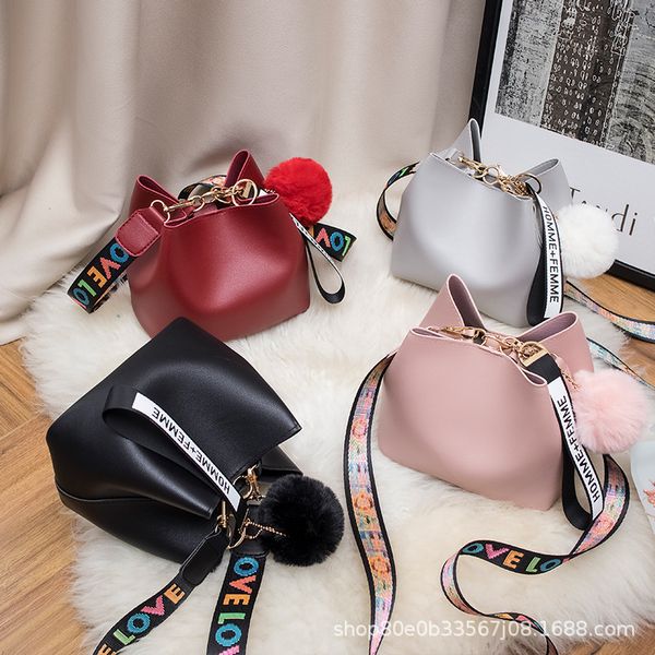 fashion bucket trade bags strap foreign messenger women's bags2021 shoulder classic printing trend ladies bag bdtwb
fashion bucket trade bags strap foreign messenger women's bags2021 shoulder classic printing trend ladies bag bdtwb