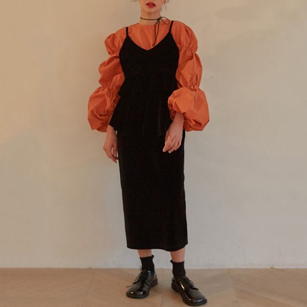 women vintage 2 piece set orange o-neck puff sleeve button blouse black velvet sling cascading ruffle cake dress t0301 210514, Black;gray
women vintage 2 piece set orange o-neck puff sleeve button blouse black velvet sling cascading ruffle cake dress t0301 210514, Black;gray
