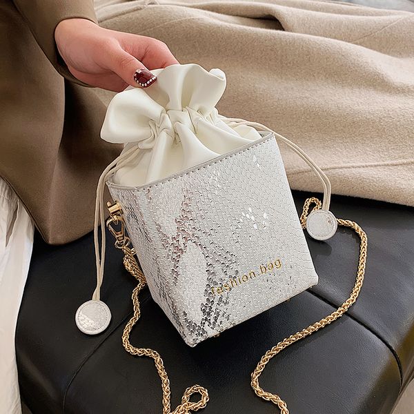 mini box pu leather crossbody bag for women 2021 winter chain drawstring shoulder bag ed designer handbags and purses l003
mini box pu leather crossbody bag for women 2021 winter chain drawstring shoulder bag ed designer handbags and purses l003