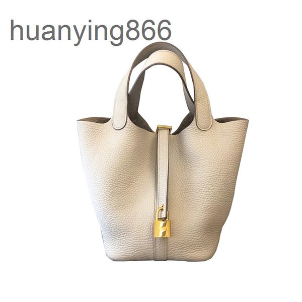 designer h andbags family vegetable basket women's h2022 new fashion summer leather large capacity bucket hand carrying one shoulder me
designer h andbags family vegetable basket women's h2022 new fashion summer leather large capacity bucket hand carrying one shoulder me