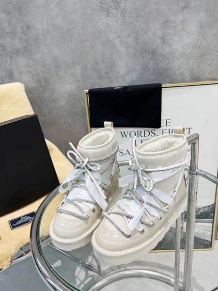 2021 designer women boots snow leather laureate flat casual shoes soft winter warm girls sheepskin white black shoe plush fur half ankle boo
2021 designer women boots snow leather laureate flat casual shoes soft winter warm girls sheepskin white black shoe plush fur half ankle boo