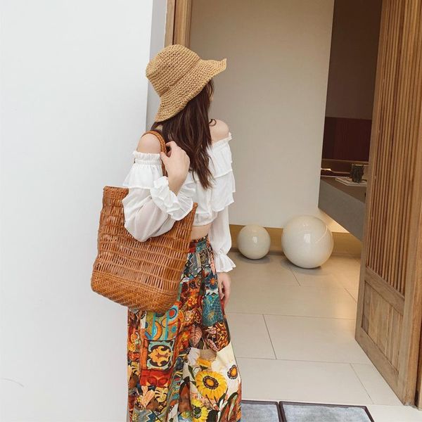 large capacity cowhide woven bag soft tote women's niche design head layer hand shoulder evening bags
large capacity cowhide woven bag soft tote women's niche design head layer hand shoulder evening bags
