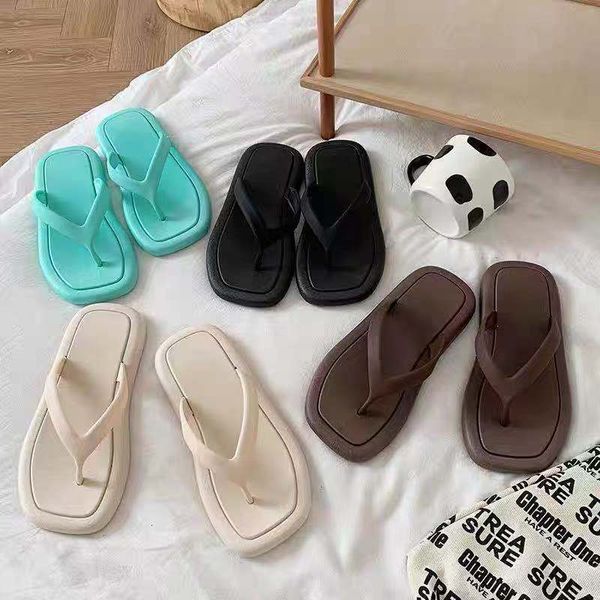 luxury slippers square head solid color herringbe slipper's ins wear soft soled bathroom with feet on the beach and flat, Black
luxury slippers square head solid color herringbe slipper's ins wear soft soled bathroom with feet on the beach and flat, Black