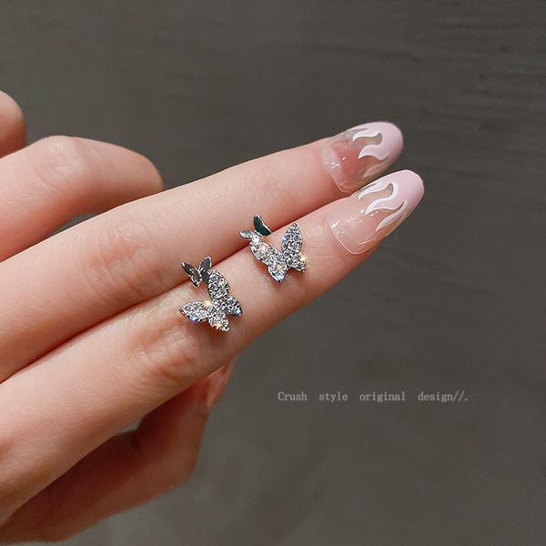 925 silver needle inlaid diamond small butterfly simple net red temperament personality fashion earrings east gate earrings
925 silver needle inlaid diamond small butterfly simple net red temperament personality fashion earrings east gate earrings