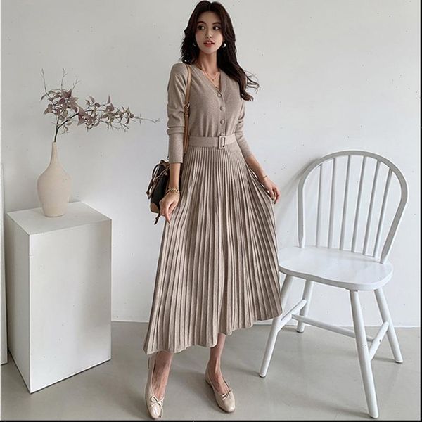 womens dress one piece autumn v neck single breasted sweater winter elegant a line knitted dresses slim vestido, Black;gray
womens dress one piece autumn v neck single breasted sweater winter elegant a line knitted dresses slim vestido, Black;gray