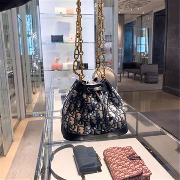 bucket chain spring new product messenger women's bag one shoulder mobile phone zero wallet
bucket chain spring new product messenger women's bag one shoulder mobile phone zero wallet