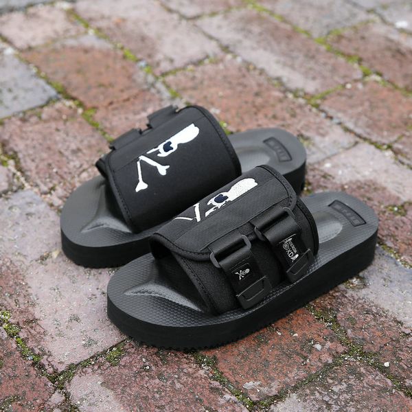 men slippers summer flat 2021 summer men shoes breathable beach slippers wedge black flip flops men slippers 35-45
men slippers summer flat 2021 summer men shoes breathable beach slippers wedge black flip flops men slippers 35-45