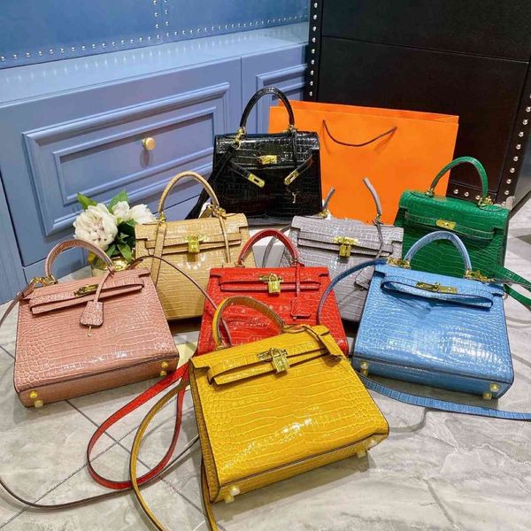 high-quality s 2021 solid color leisure vertical square three-dimensional soft handle fashion sewing bag
high-quality s 2021 solid color leisure vertical square three-dimensional soft handle fashion sewing bag