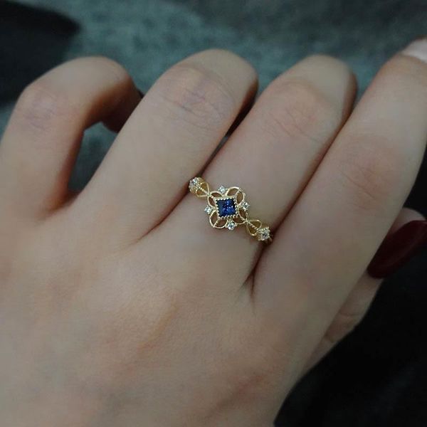 wedding rings vintage female blue zircon stone ring classic gold color hollow engagement charm crystal square for women, Slivery;golden
wedding rings vintage female blue zircon stone ring classic gold color hollow engagement charm crystal square for women, Slivery;golden