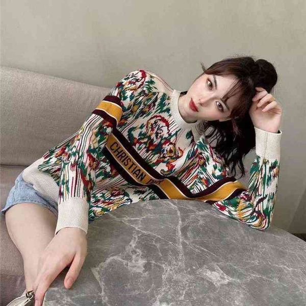 70% off long sleeved shirt 2021 new early autumn street fashion round neck sketch color painting animal jacquard age reducing versatile, White 
70% off long sleeved shirt 2021 new early autumn street fashion round neck sketch color painting animal jacquard age reducing versatile, White
